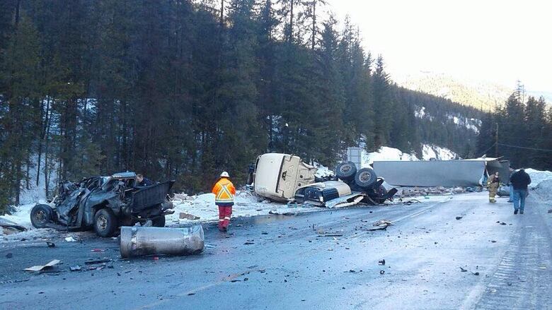 Moyie Accident: Fatal Crash, Highway 3 Shutdown near Moyie, British Columbia
